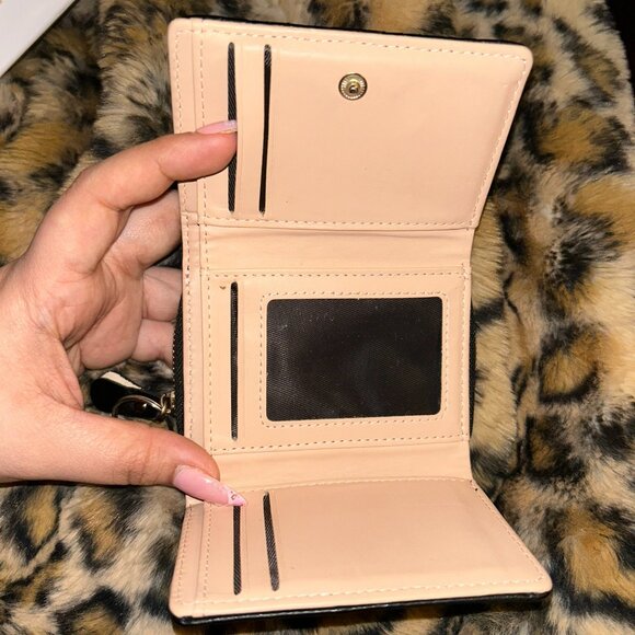 wallet - Picture 2 of 4